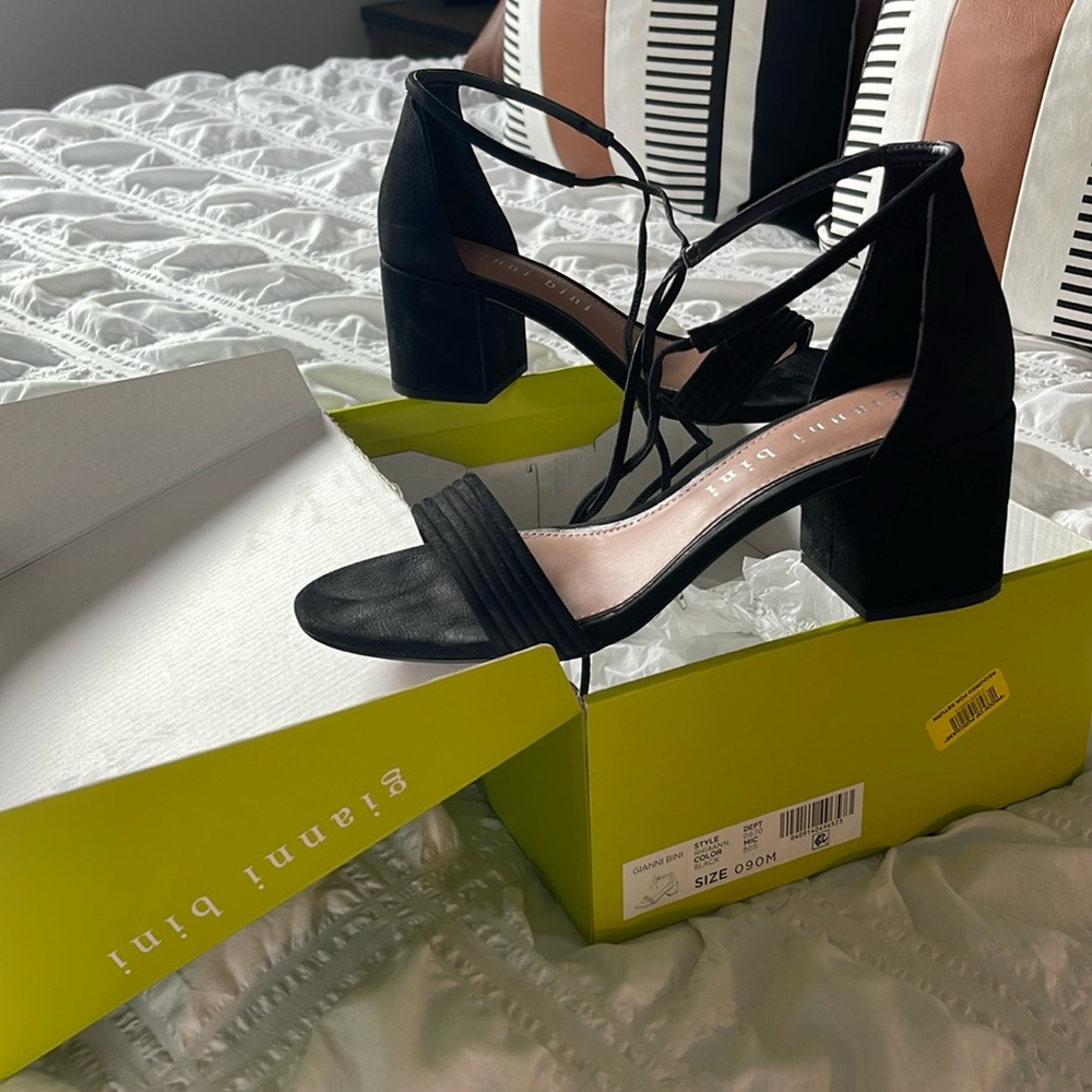Gianni Bini dress sandals